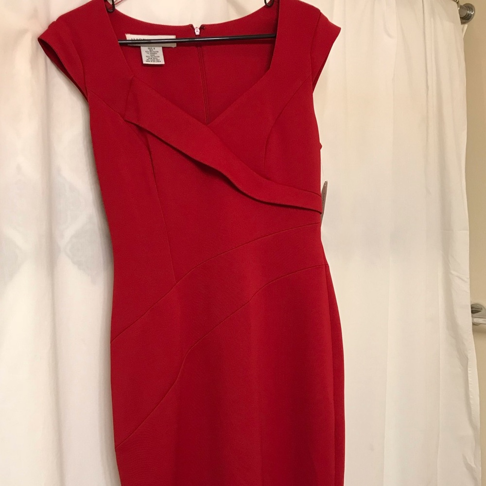 Maggy London silhouette accentuating dress